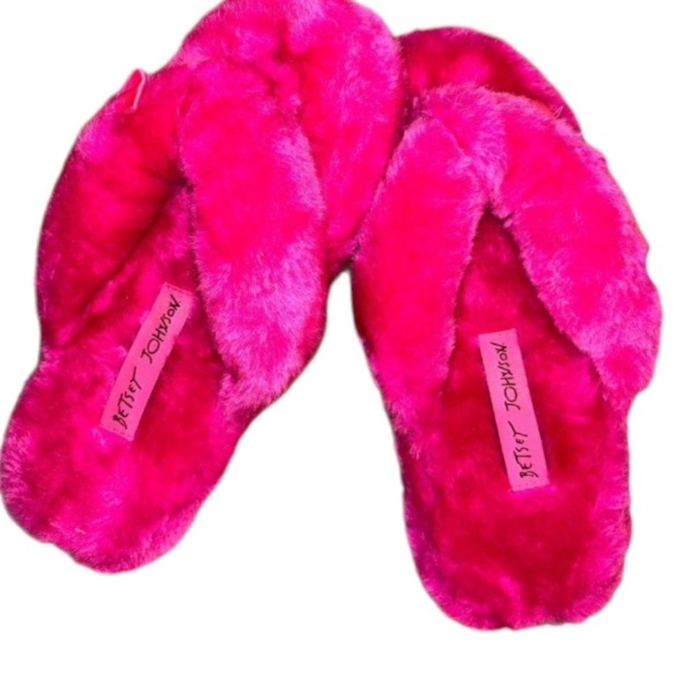 Betsey Johnson Women's Pink Slippers Sz M 7-8 Women